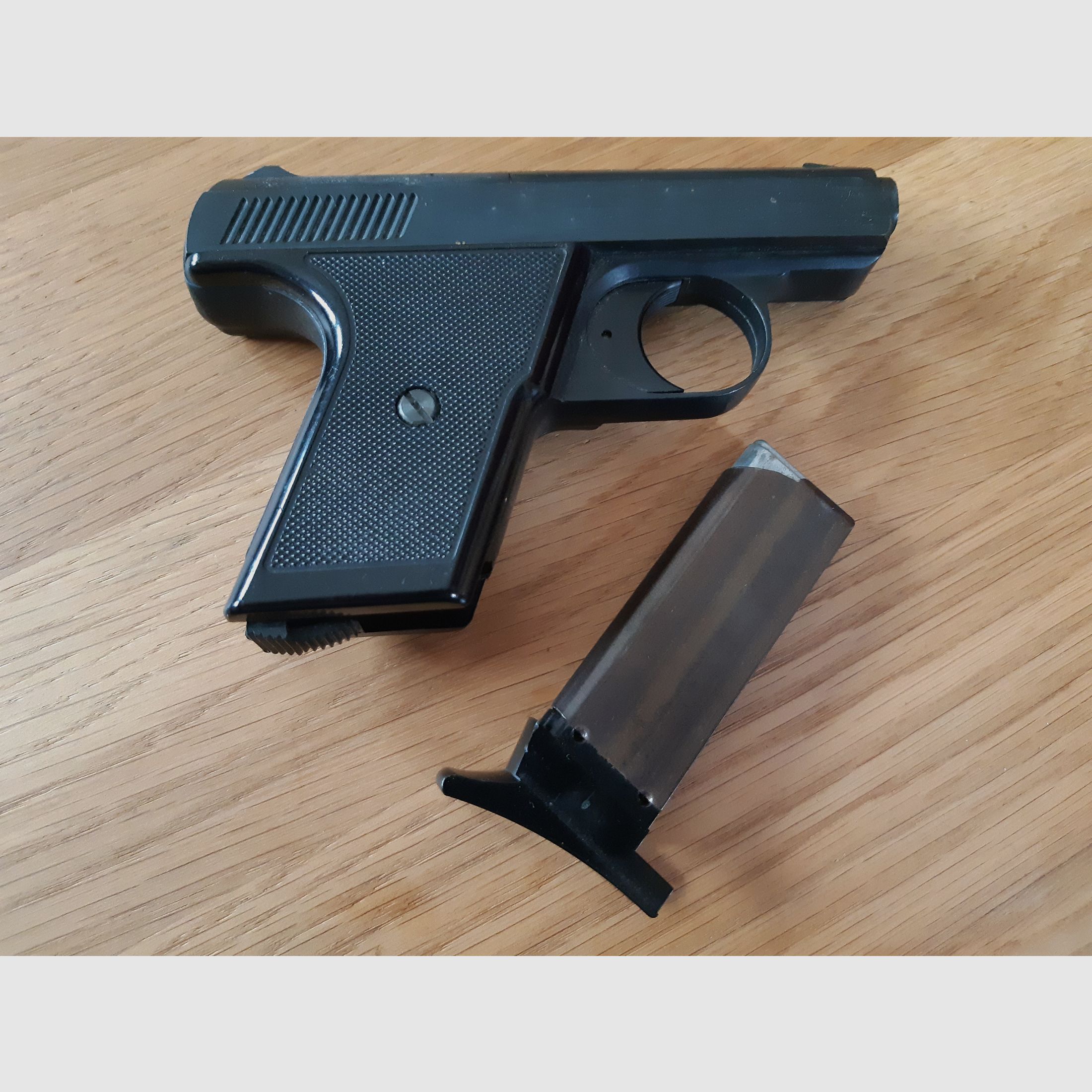 Perfecta FBI 8000 PTB 387 8mm blank firing pistol