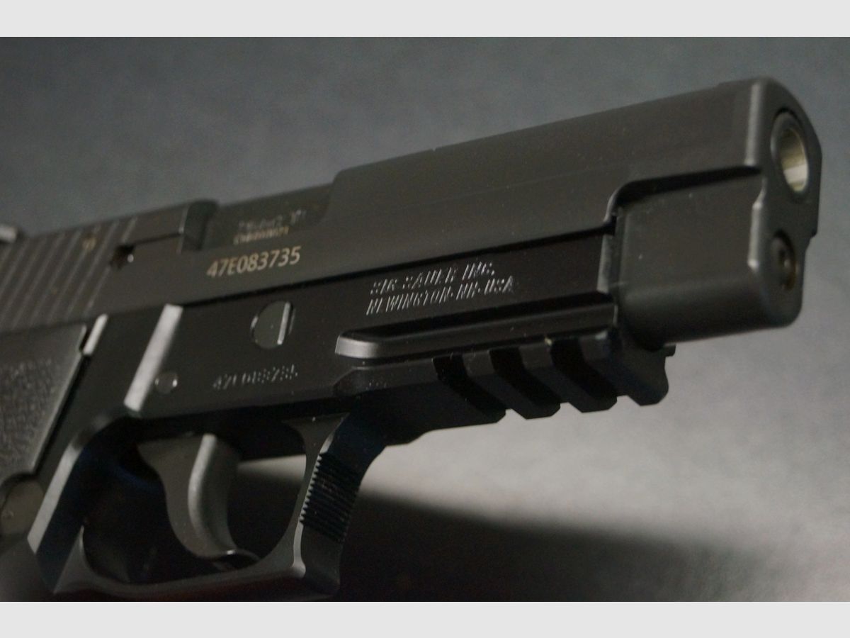 Sig Sauer P226 MK25, image 2 sur 5