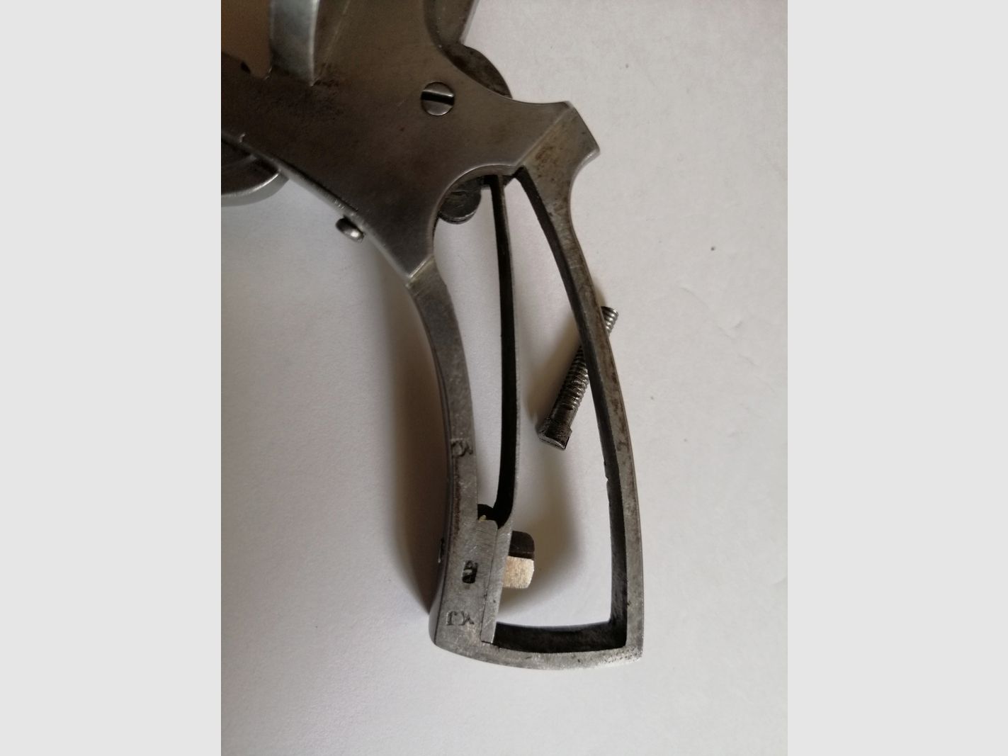 Beau revolver à broche liégeois type Lefaucheux en calibre 7 mm – Excellent état, image 17 sur 20