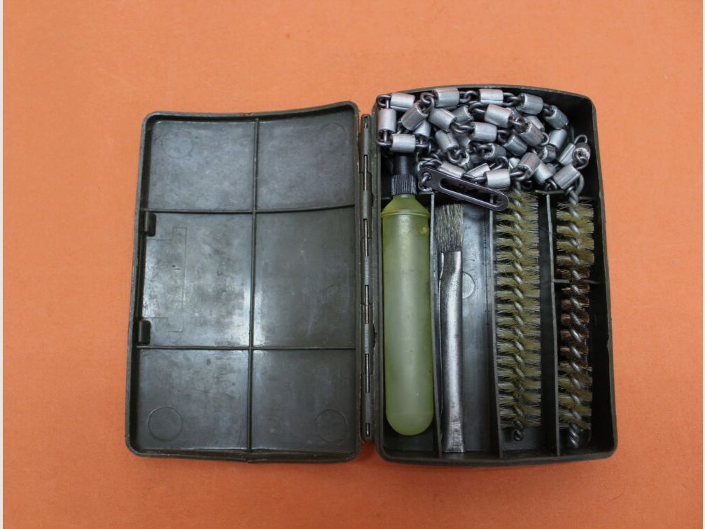 BUND SURPLUS Heckler&Koch/H&K HK G3: Reinigungsgerät BUND 7,62mm Putzzeug mit Reinigungskette/ Kunststoffdose