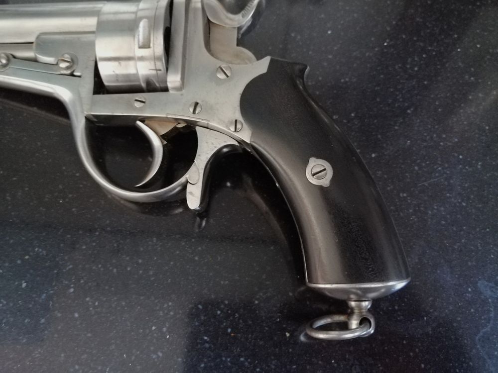 Rare Revolver à système Galand – rare en calibre 9mm – 6 coups – du quasi réglementaire pour le conflit de 1870/1871 – ingénieux système d&rsquo;extraction collective – Superbe, image 5 sur 21