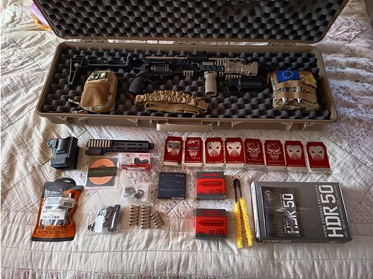 Umarex HDR 50 revolver with a lot of accessories, like new....