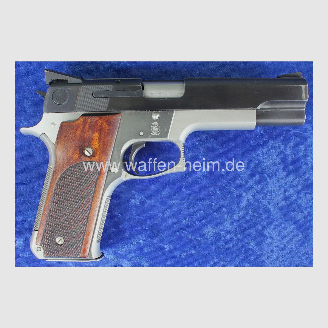 Smith & Wesson 745