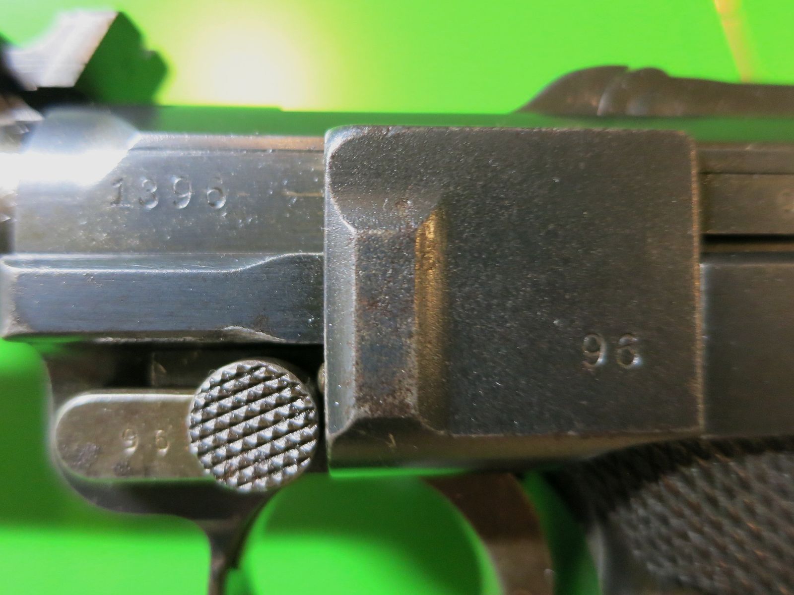 Deutsche Waffen- und Munitionsfabriken (DWM) 1915 , lange Pistole 08 P08, Ari P08 (Artillerie), 9 mm Luger     #61-