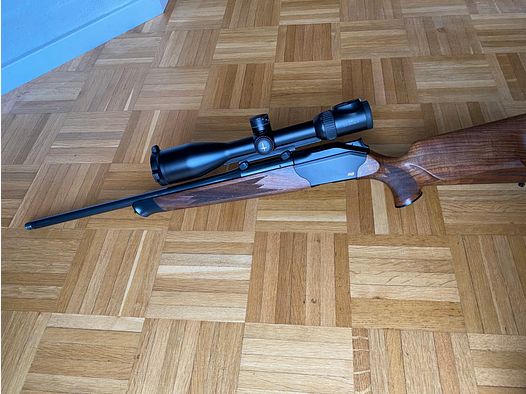 Blaser R8 Holz Standard mit Swarovski Z8i 2,3-18x56