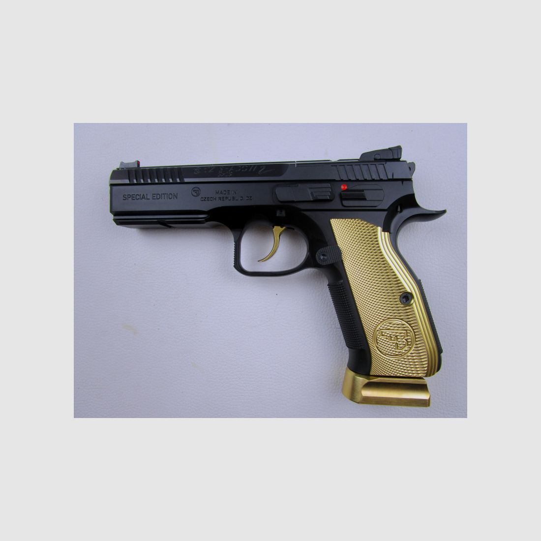 Pistole CZ Shadow 2 OR Golddiger-Sondermodell-; Kal. 9mmLuger *Neu*