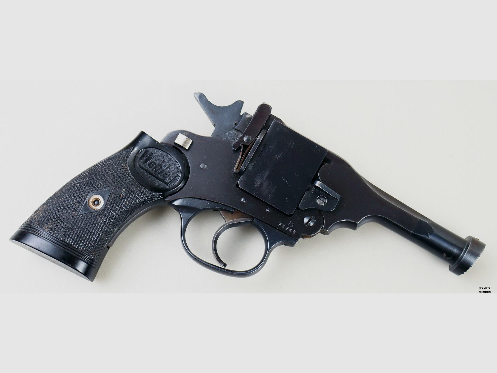 Pistola Webley & Scott mod. Mark IV Humane Killer cal. 7,65 mm matr. 73744, imagen 4 de 17