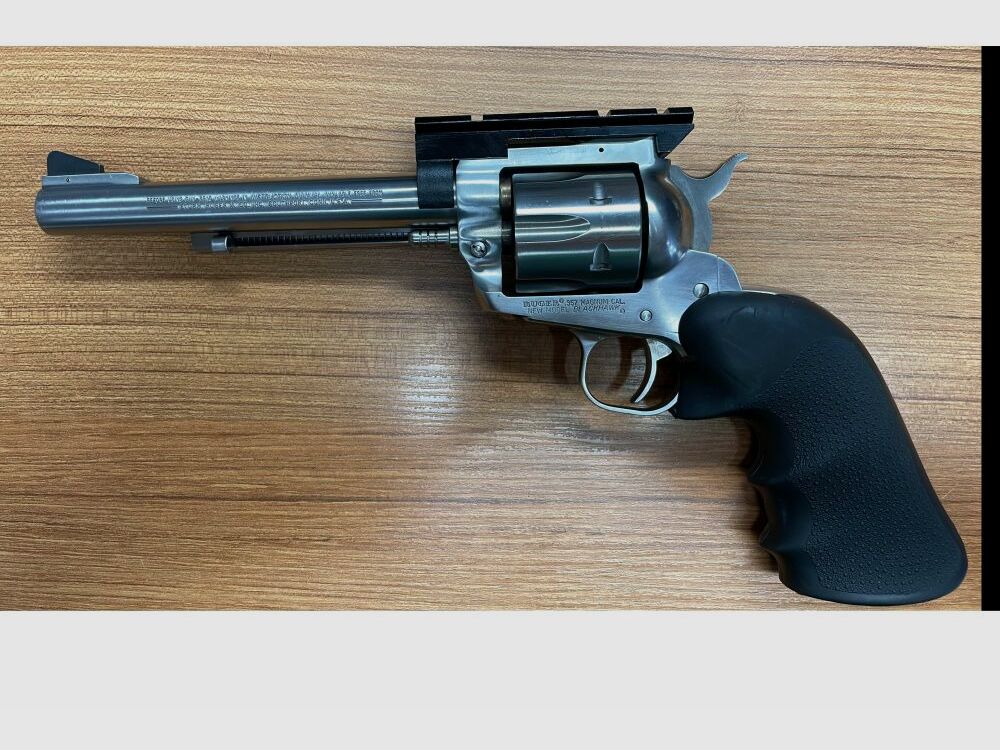 Ruger New Mod. Blackhawk mit Vector O .357Mag