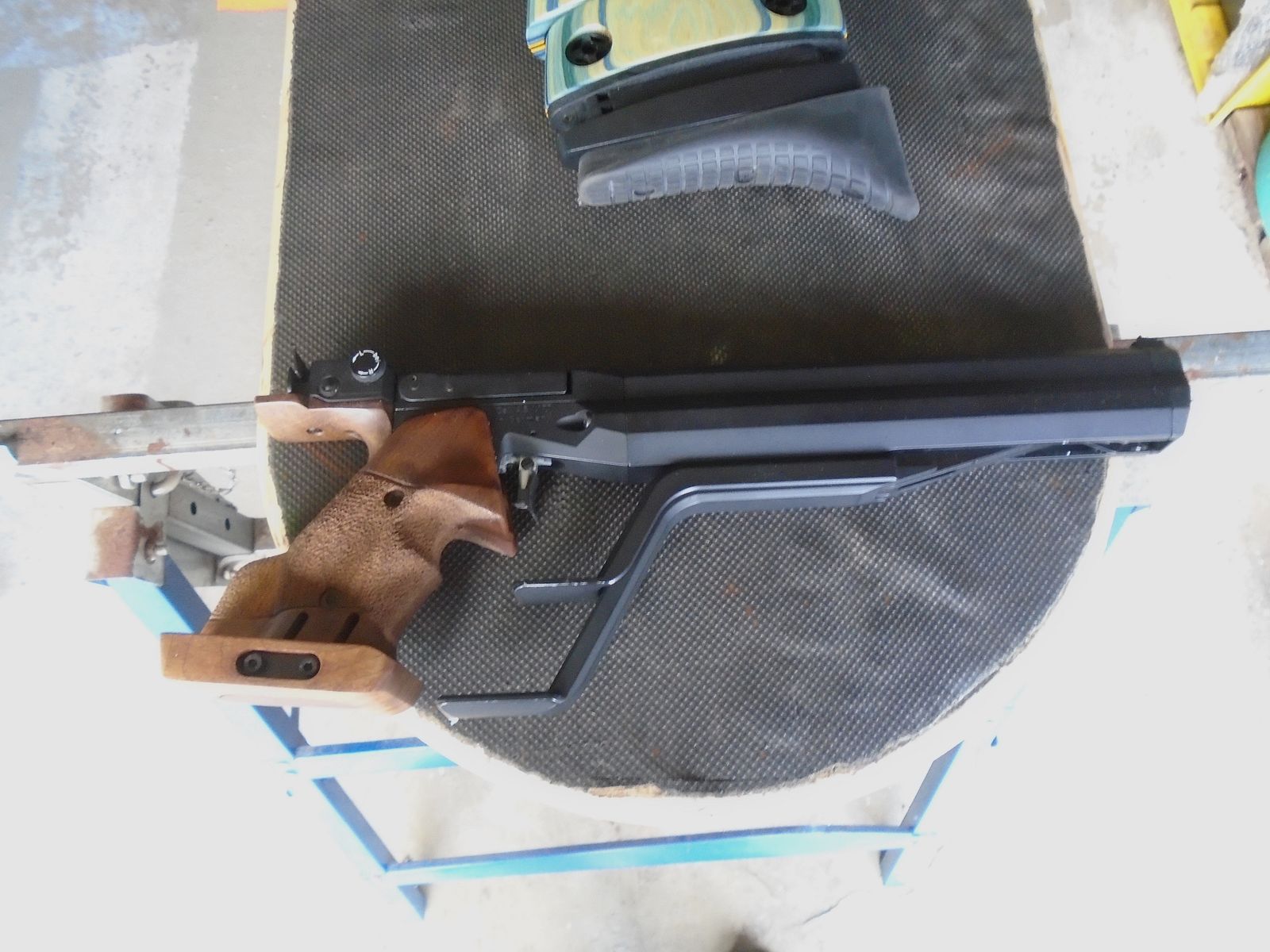 LP Feinwerkbau Model 102