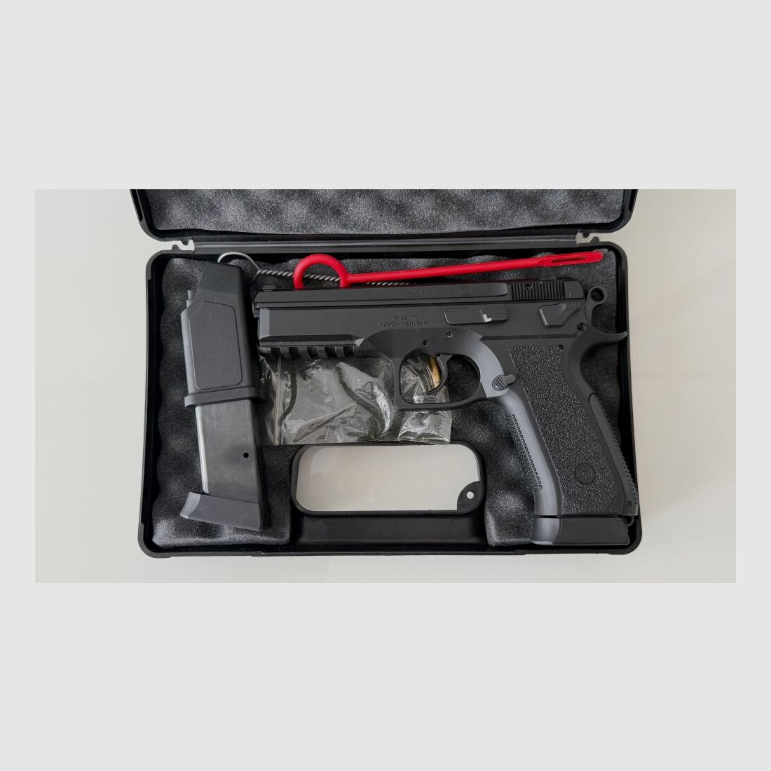 CZ Uhersky Brod Ceska 75SP-01 Phantom mit Holster 9mmLuger