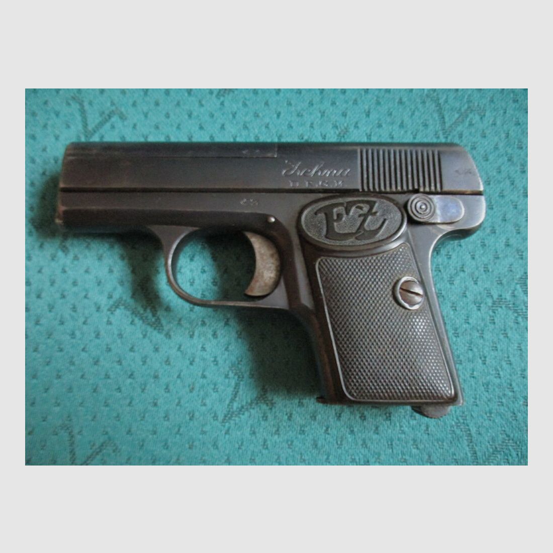 Pistolet 6,35 mm Zehna de la collection