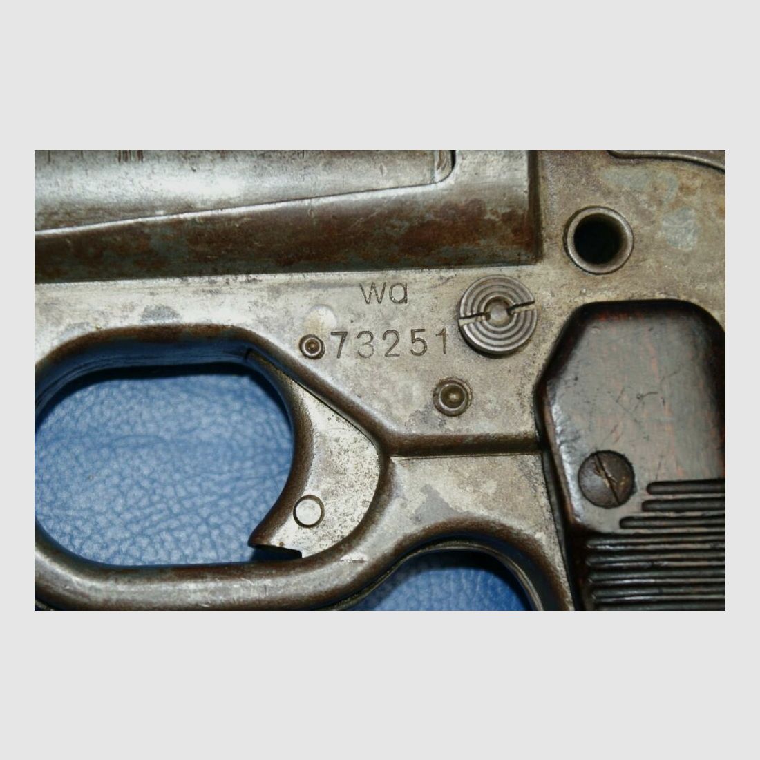 Schneider Hugo LP42 4 (Señal)