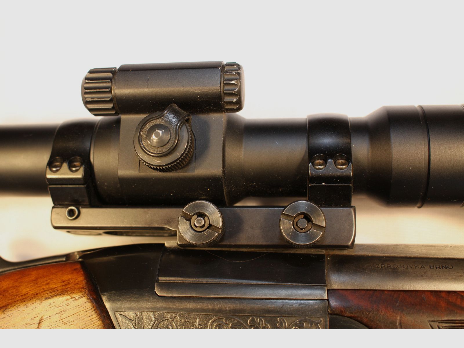 Brno Arms BBF für den Drückjagd-  Durchgehschützen in 12/70 und 7x65R.