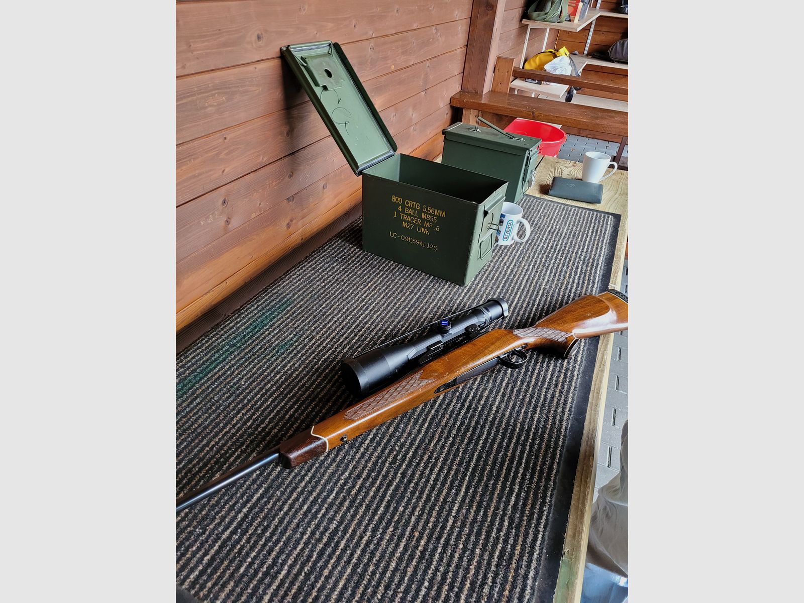 .300 Winchester Magnum Zeiss scope met suppressor in BSA repeater, Brits 98er systeem
