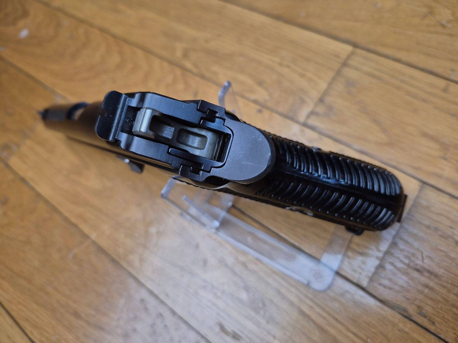 Prächtige Pistole SIG P210-2 – Mythos des 9 para – Zivile Waffe gemäß dem Typ Armee nach 1952 des 4. Militärvertrags – Schweizer SIG-Herstellung von 1969 – Wunderschöne Brünierung zu 99,5% – Traumhaftes Funktionieren und Lauf – Zustand TBE+++!, Bild 11 von 19