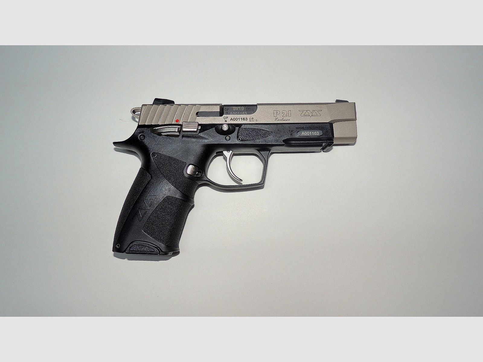 ZVS P 21 EXCLUSIVE pistool, afbeelding 1 van 2