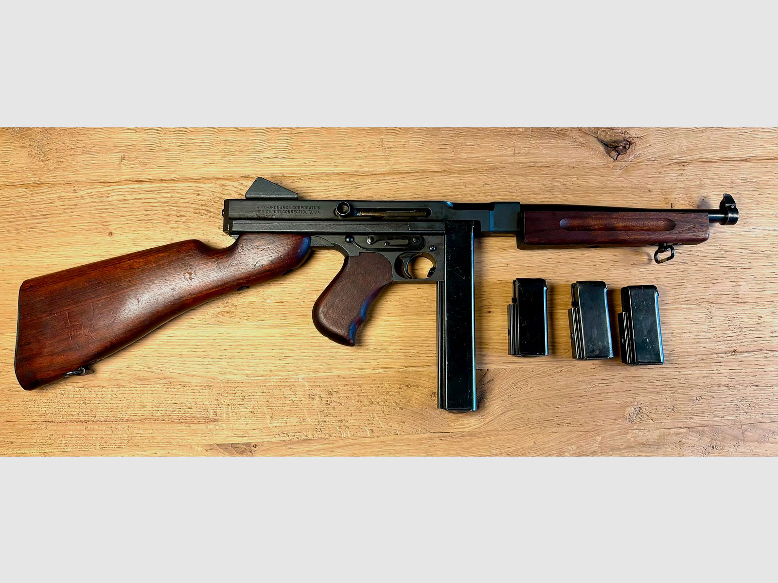 Tommy Gun - Thompson Center  SA (M1) original Waffe WKII mit Umbau auf Halbautomat - Kaliber: .45Auto