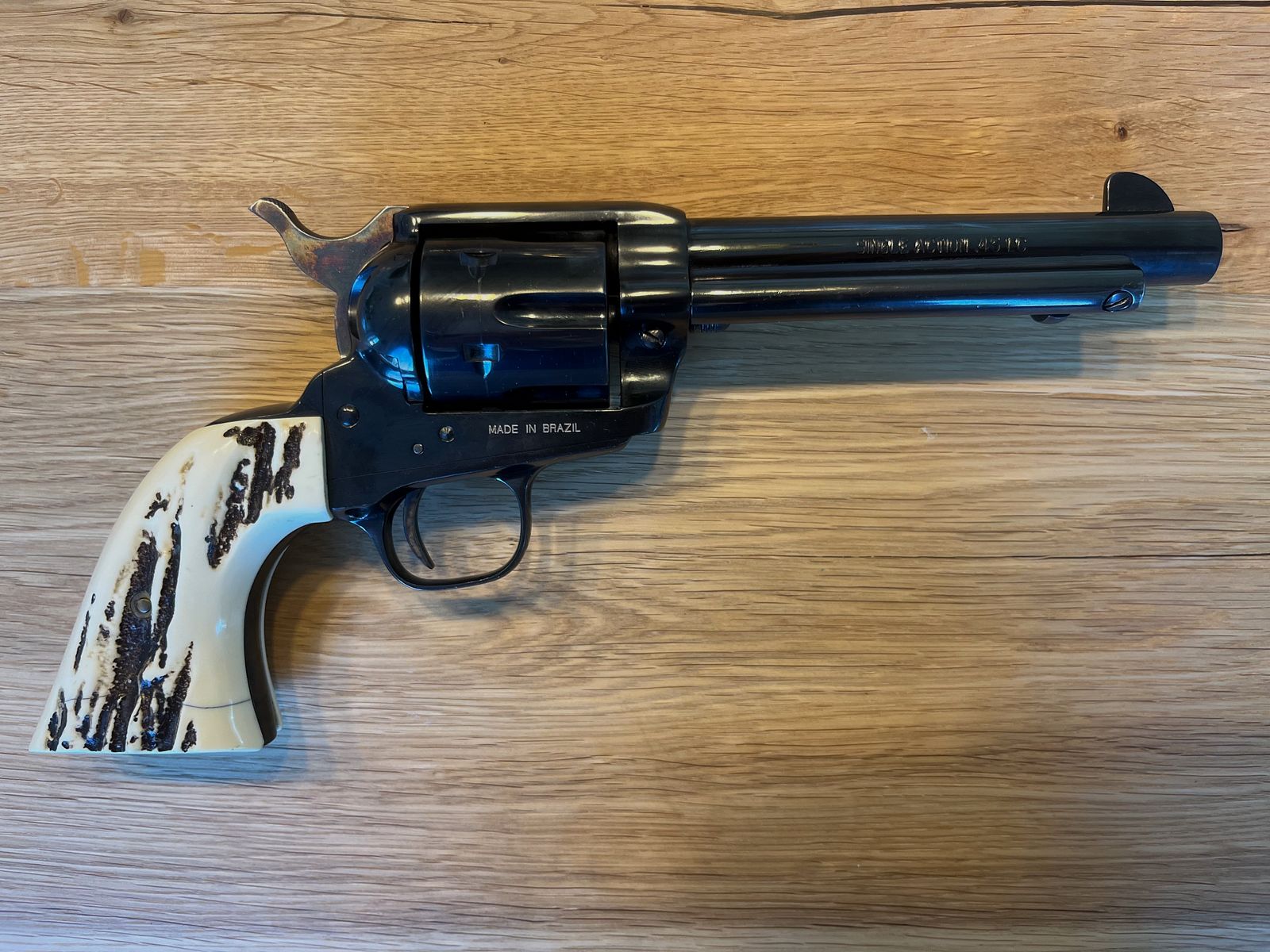 SAA Revolver Taurus Gaucho .45 LC