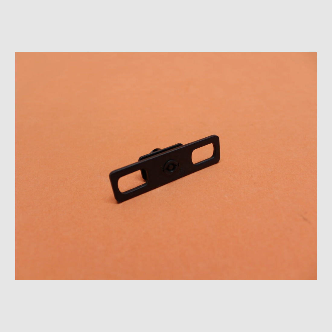 Harris Harris Adapter No.5: Riemenöse 9mm f. AR-15 m. rechteckiger Platte u. QD-Riemenbügel