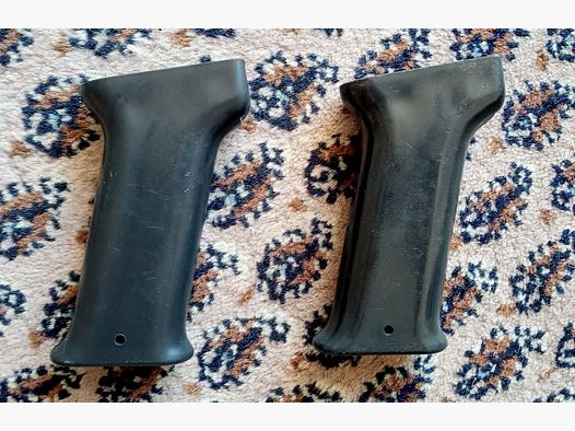 2 poignées en plastique AMD-65 hongroises de FEG même numéro de coulée 63 // AK / AKM / AK74 / AK-100 / Type 56
