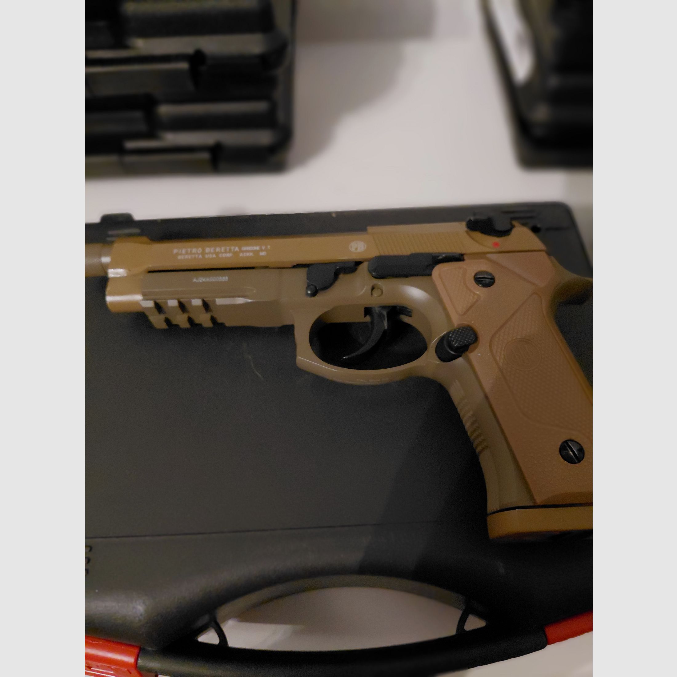Schreckschuss Pistole Walther/ Glock Gen 5  /Umarex  /Retay  /  Ekol  Viper 2,5//   gratis dazu eine Airsoft beretta 