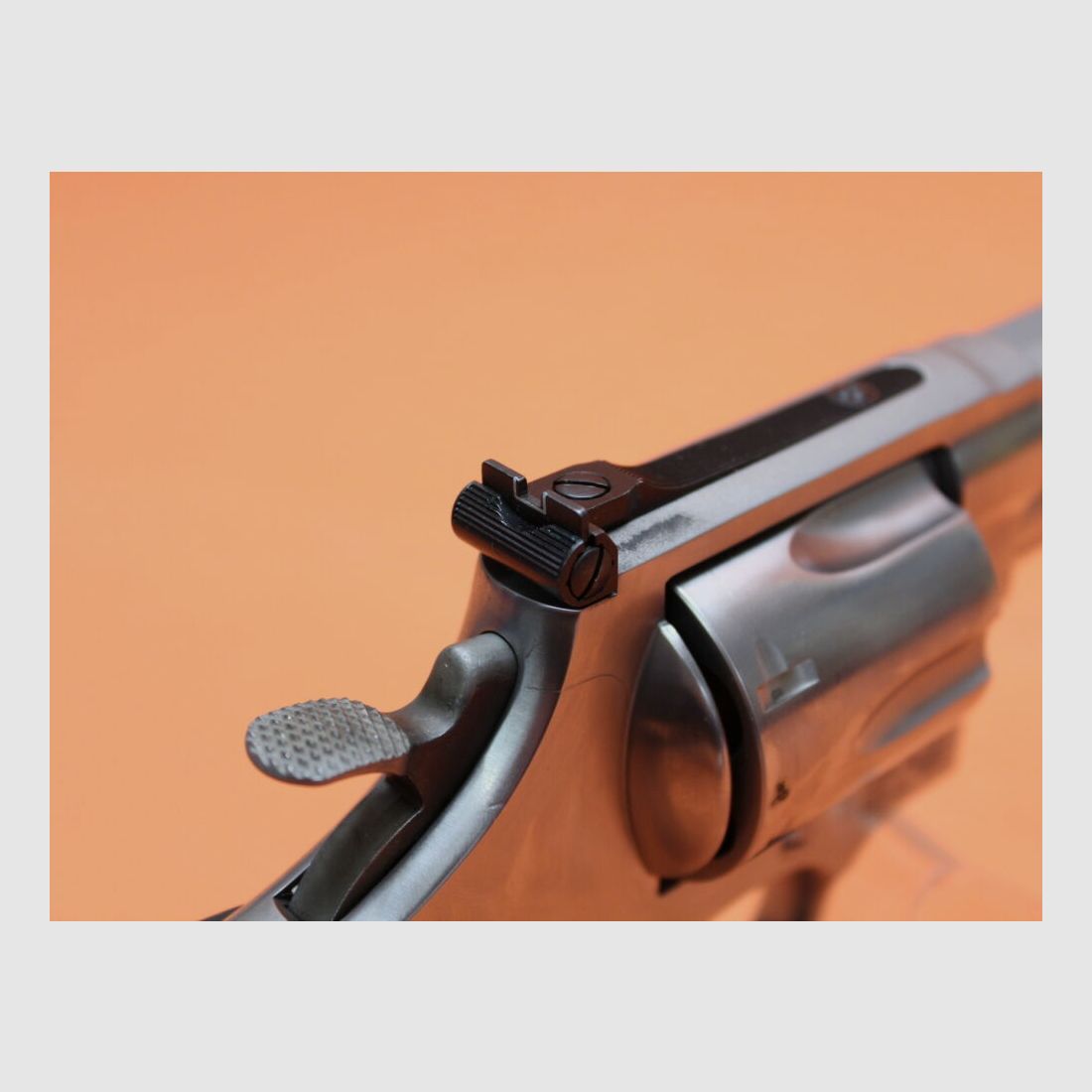 Smith & Wesson/S&W Revolver .44RemMagnum Smith&Wesson/ S&W629-6 Acier inoxydable, canon de 4"/ viseur micrométrique/ poignée en caoutchouc