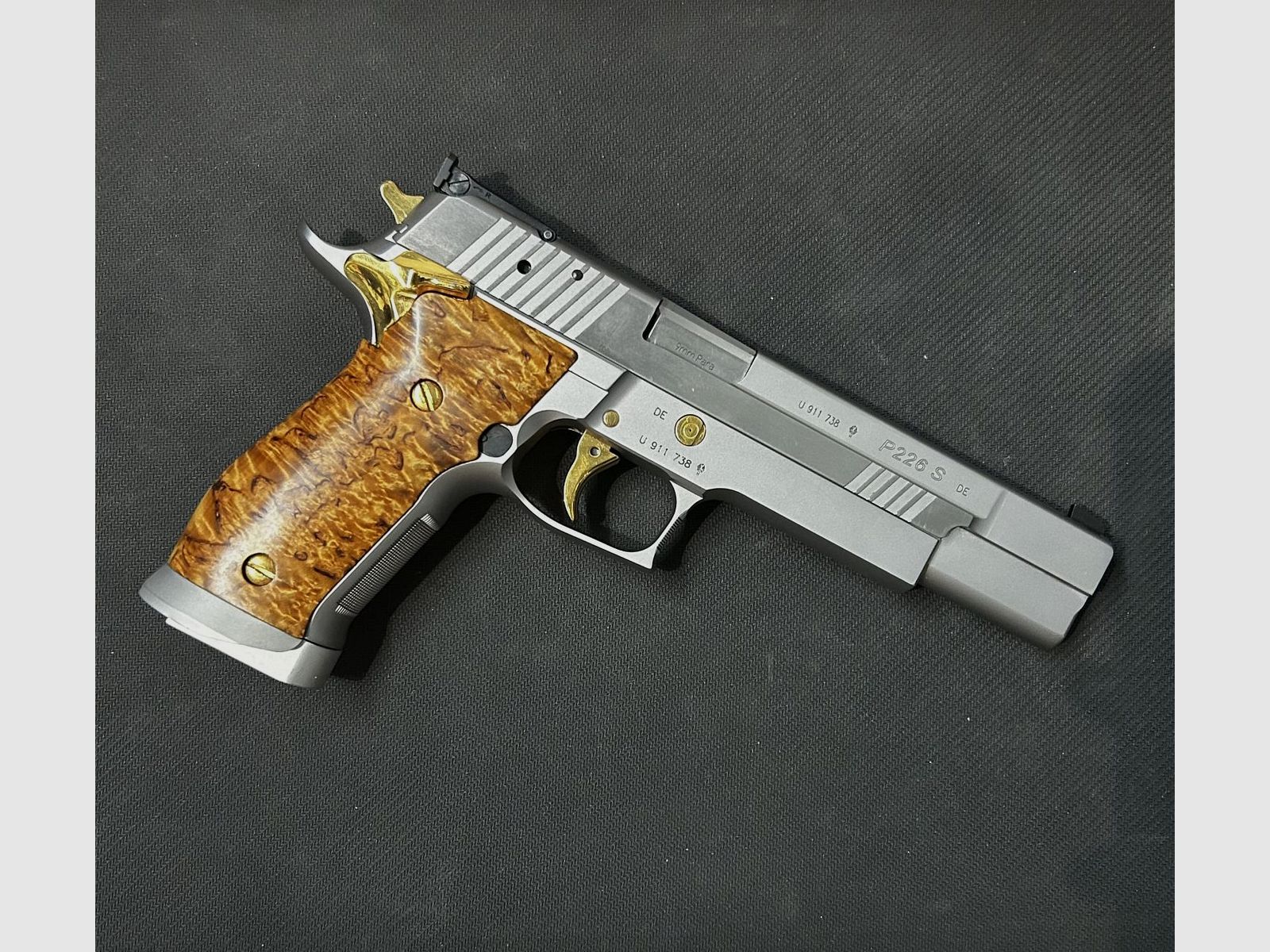 SIG SAUER – P226 S – Finition Inox / Bois – Cal 9 X 19 (9MM LUGER), image 1 sur 3