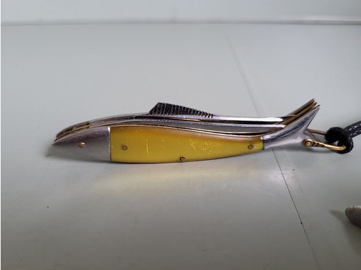 Old collector angler - hunting knife knife - spear fishing - saw