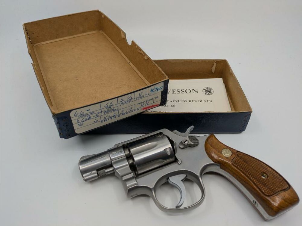 S&W 64