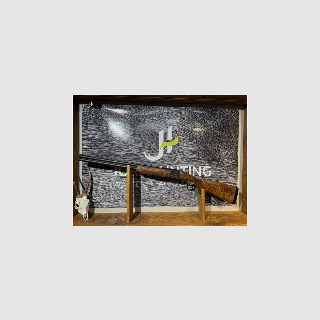 Akkar Churchill 206E Mancino