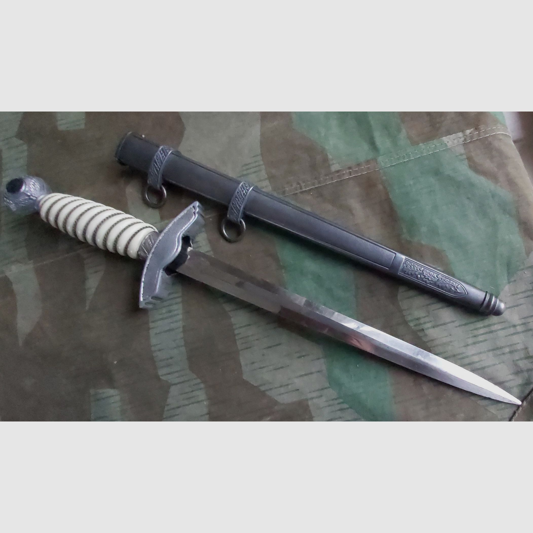 Air Force Officer's Dagger with manufacturer Paul Weyersberg & Co