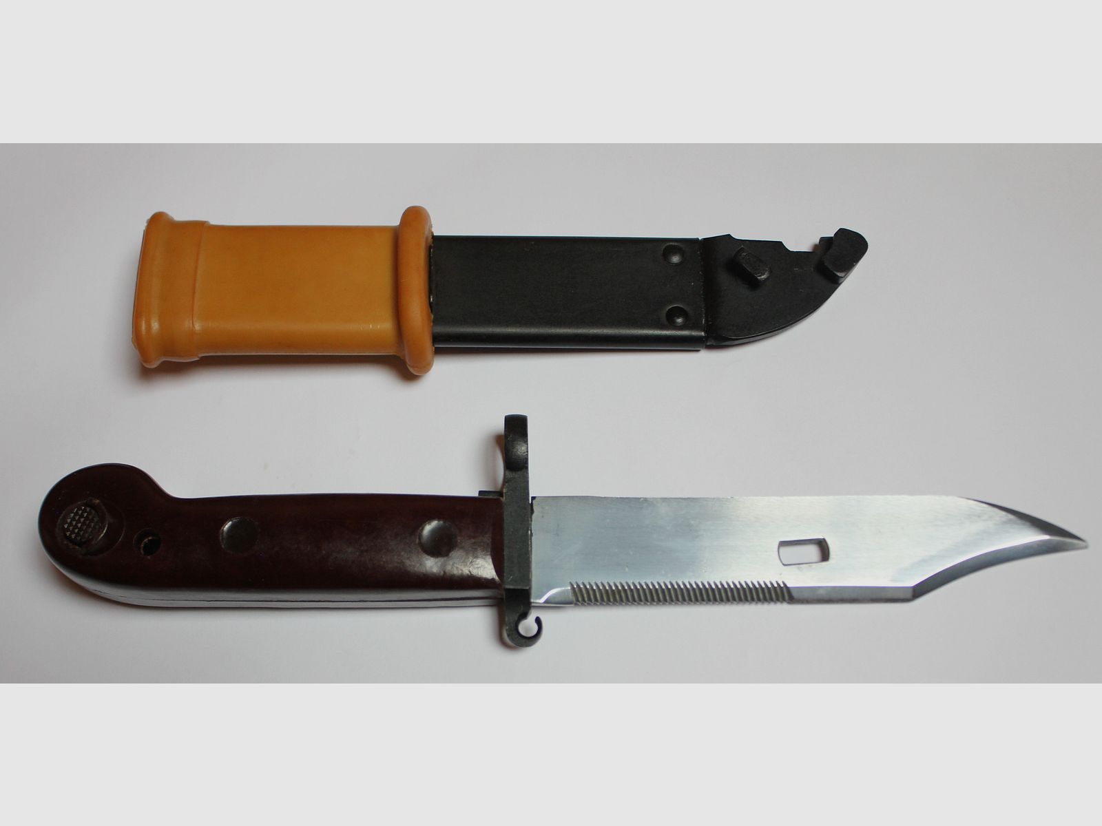 Ungarisches Seitengewehr bzw. 6h3 AK47 Bajonett  in exzellentem Zustand (hungarian 6x3 AK Bayonet) 