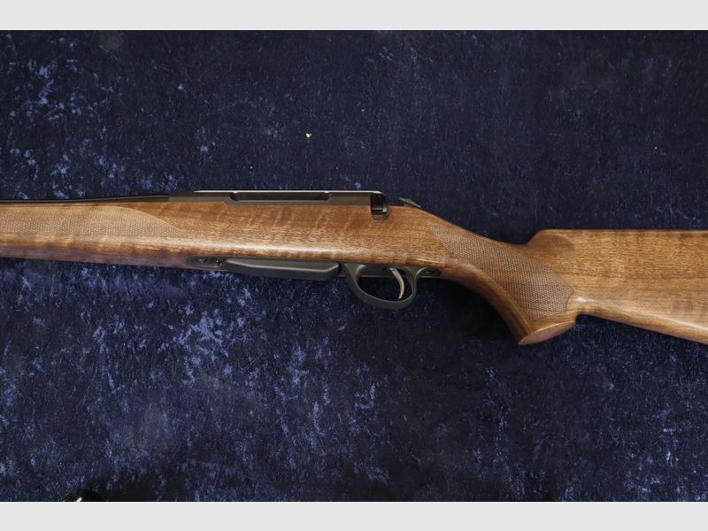 Tikka T3 hunter LINKS kaliber 22-250