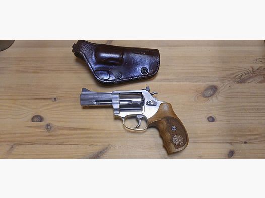 Smith & Wesson 60 Night Hunter