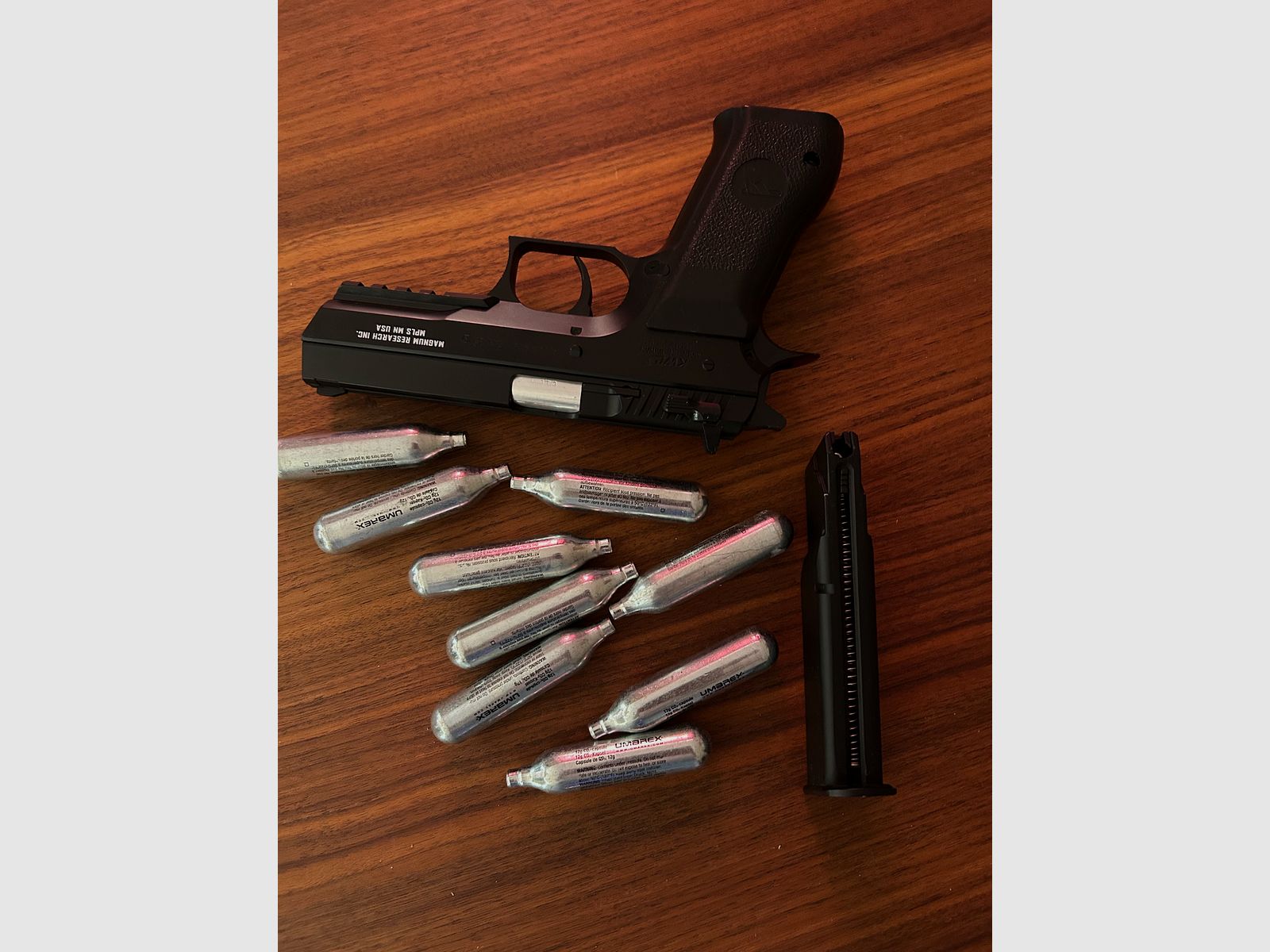 Bébé Desert Eagle Gaz CO2 Airsoft 0,5Joule