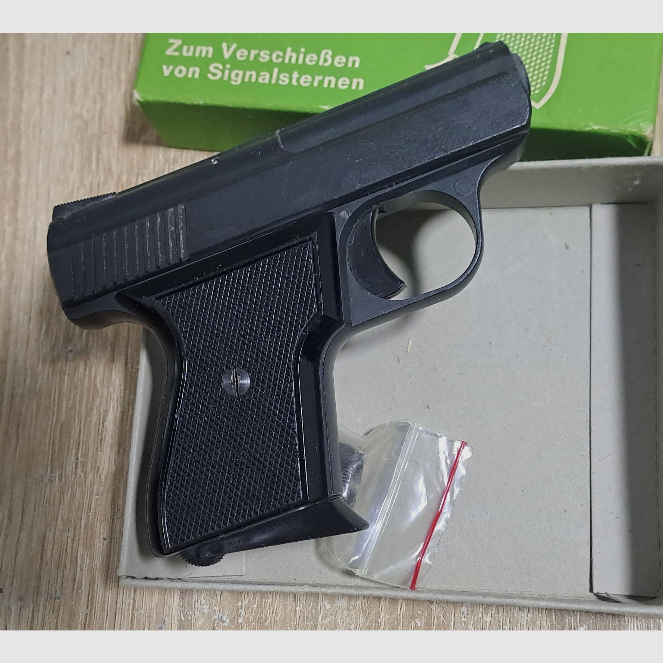 Alte Rhöner SM 15 Kal. 8 mm Knall im PTB 83/2 mit Verpackung!