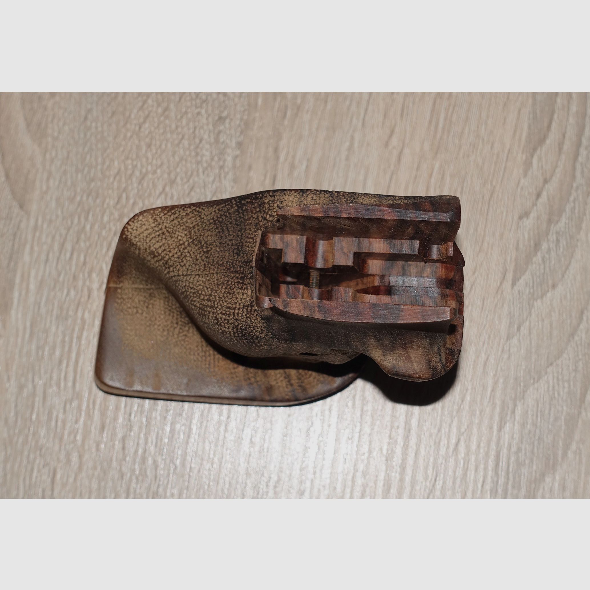 Formgriff für FWB LP2 / C20 Matchpistole in sehr guten Zustand, unbearbeitet