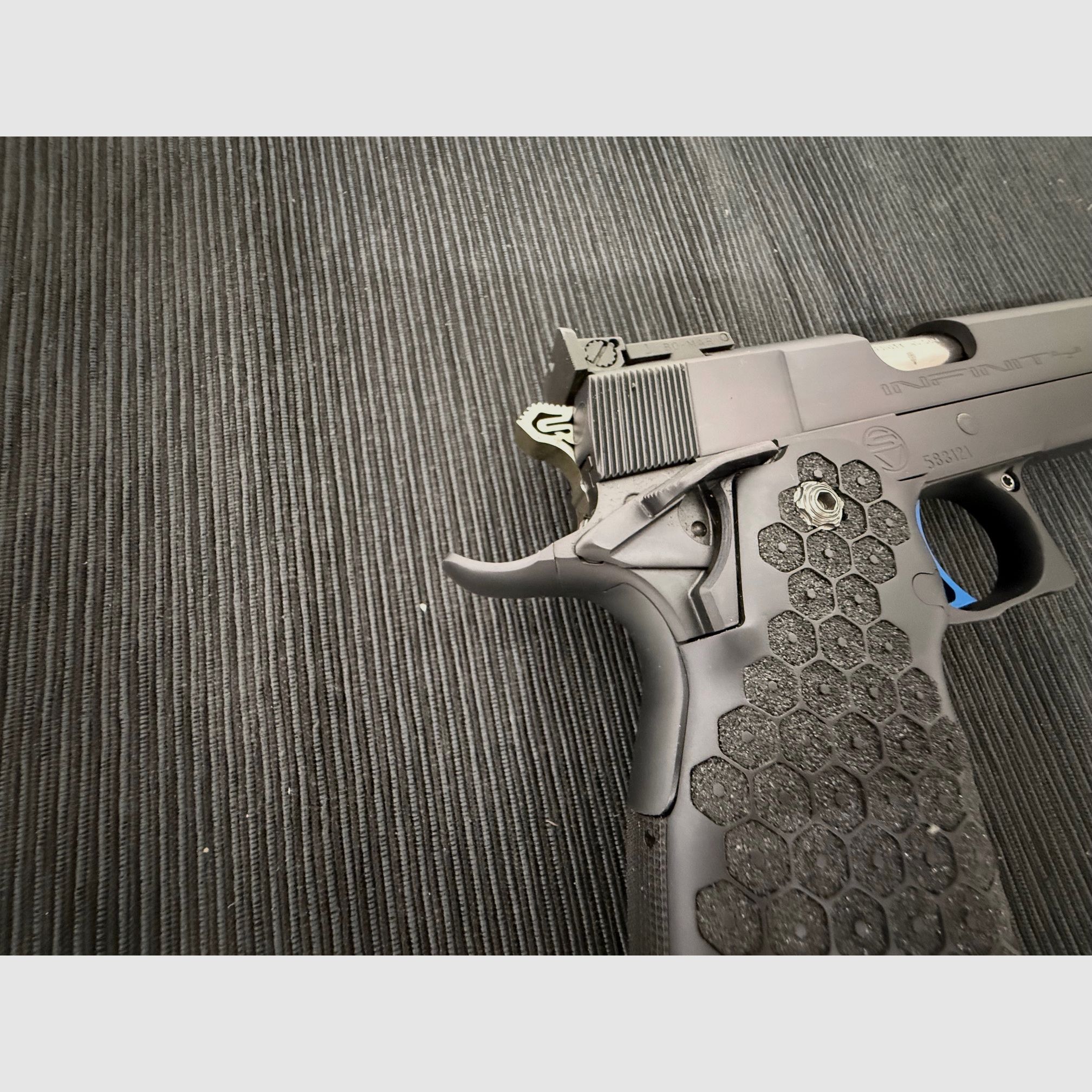 Strayer-Voigt Infinity Kaliber .40SuW incl. Wechsellauf 9mmLuger IPSC