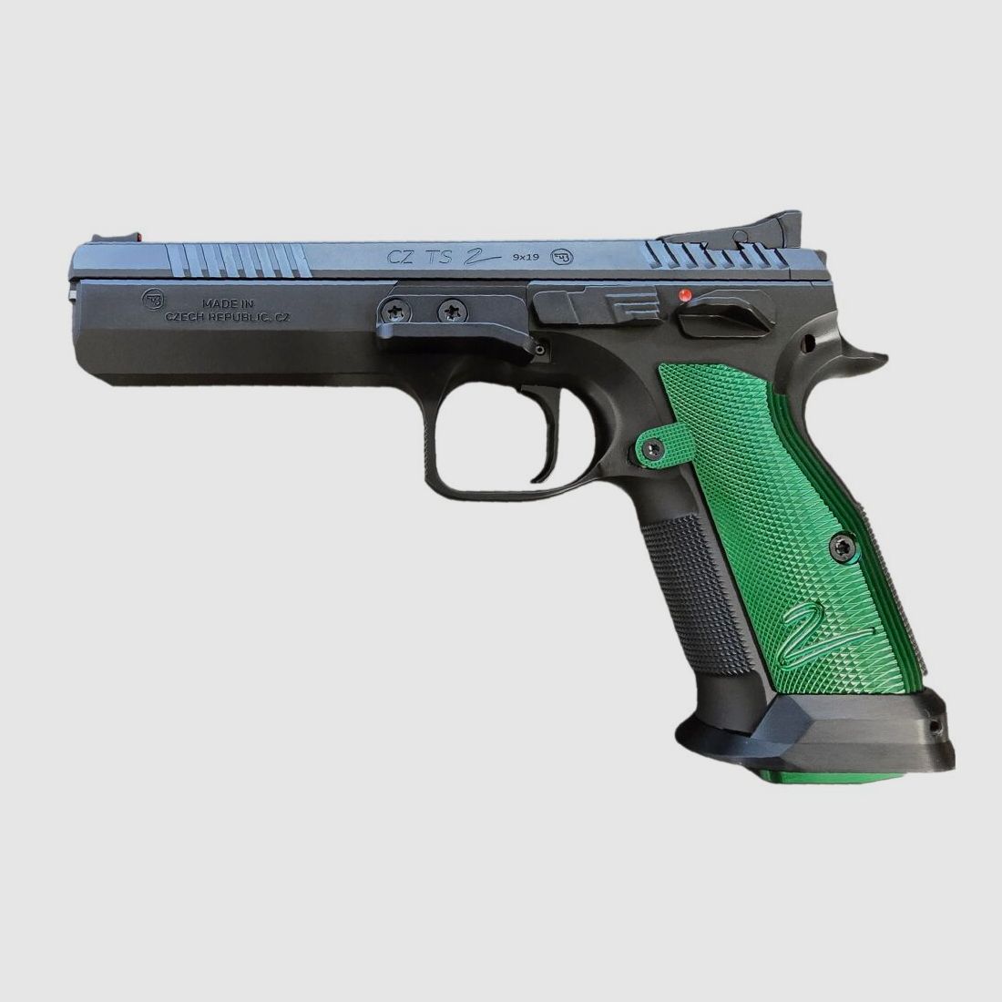 CZ Pistool TS 2 Racing Green halfautomatische pistool TS2 9mm Luger direct beschikbaar +20€ verzending binnen Duitsland UVP: 2629€