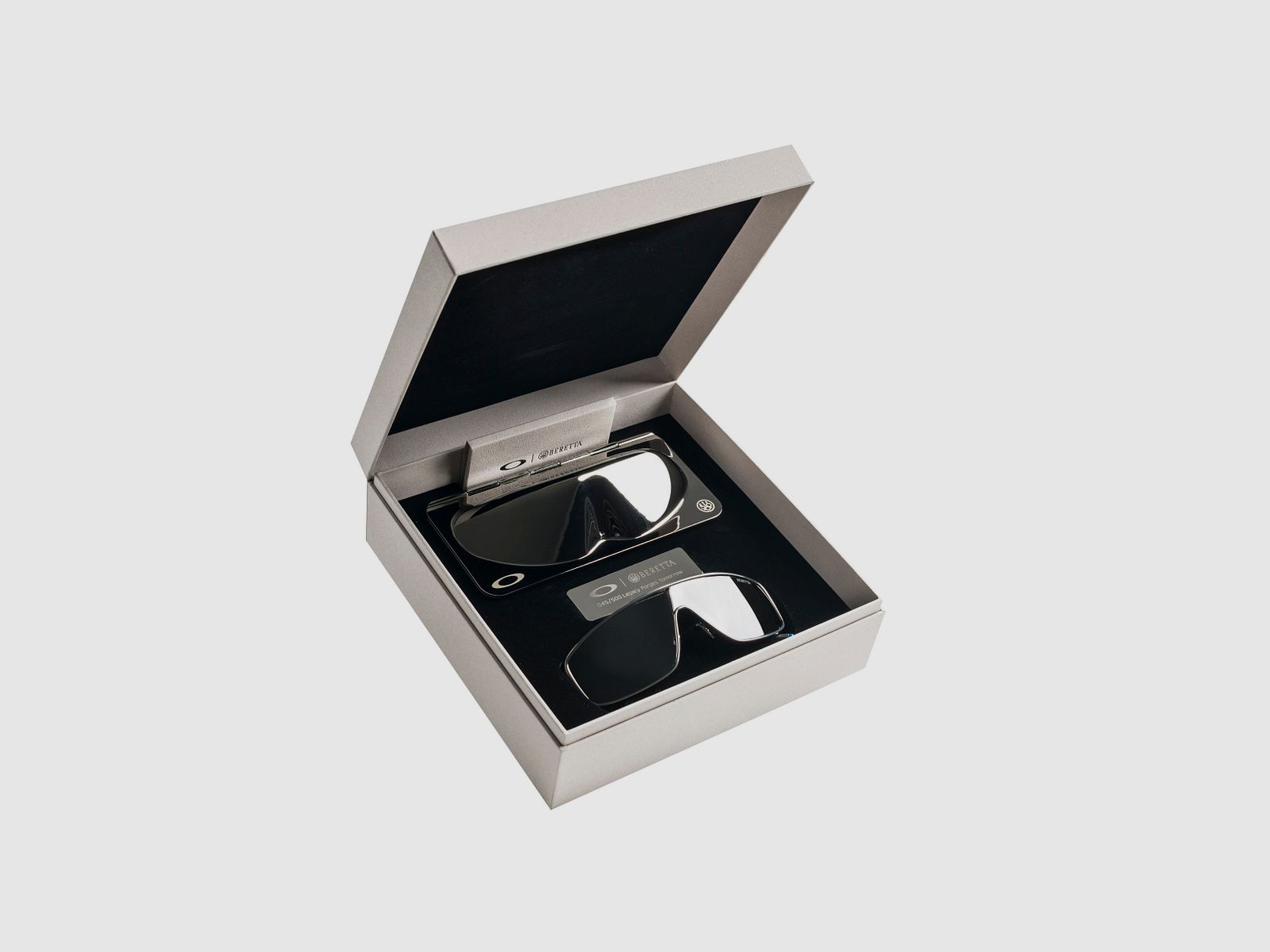 BERETTA – 500 Years Glasses by Oakley – LIMITED EDITION, image 5 of 6