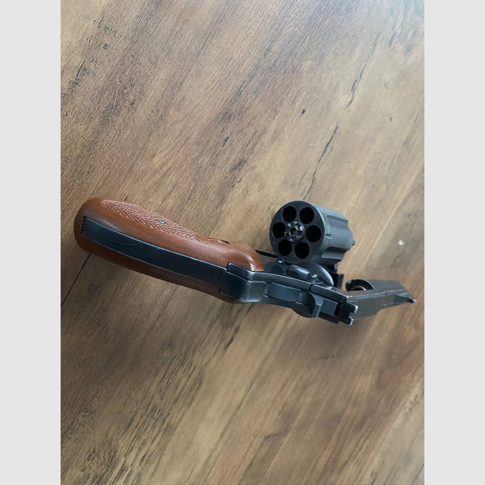 SM 2000 Revolver 