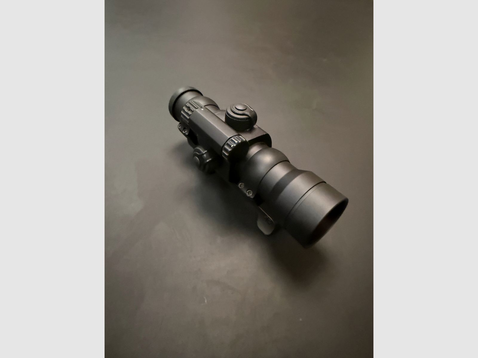 Aimpoint Leuchtpunktvisier 9000 SC mit Blaser Sattelmontage