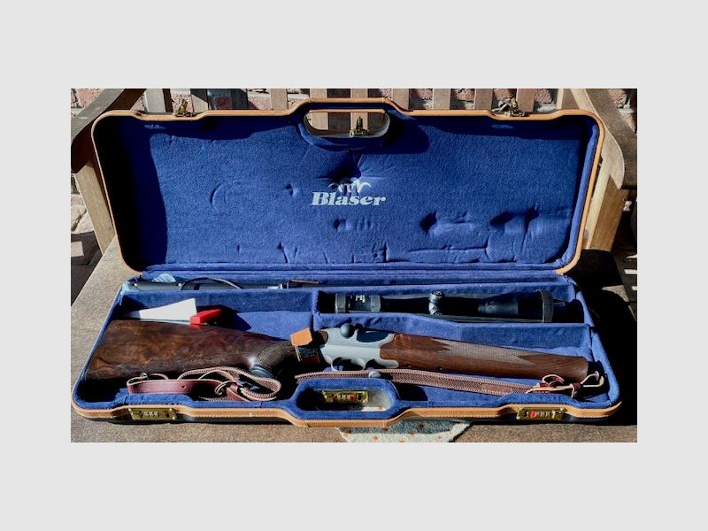 Blaser R93 Repetierbüchse Kaliber 30.06 Drückjagdvisierung ZF Zeiss Diavari VM 3-12 * 56 LA44 Schrankwaffe