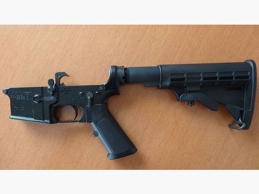 DPMS DPMS AR-15 LOWER RECEIVER MIT M4 SCHUBSCHAFT