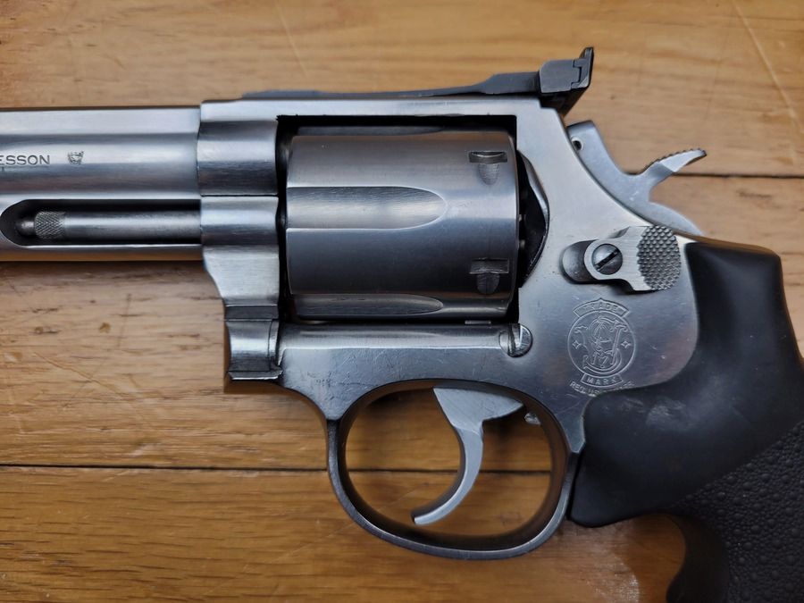 Schöner Smith & Wesson 686-3 – in .38SP & .357Mag – 4 Zoll – 6 Schuss – Edelstahl-Finish 80er Jahre – Monogrip HOGUE – TBE+, Bild 10 von 17