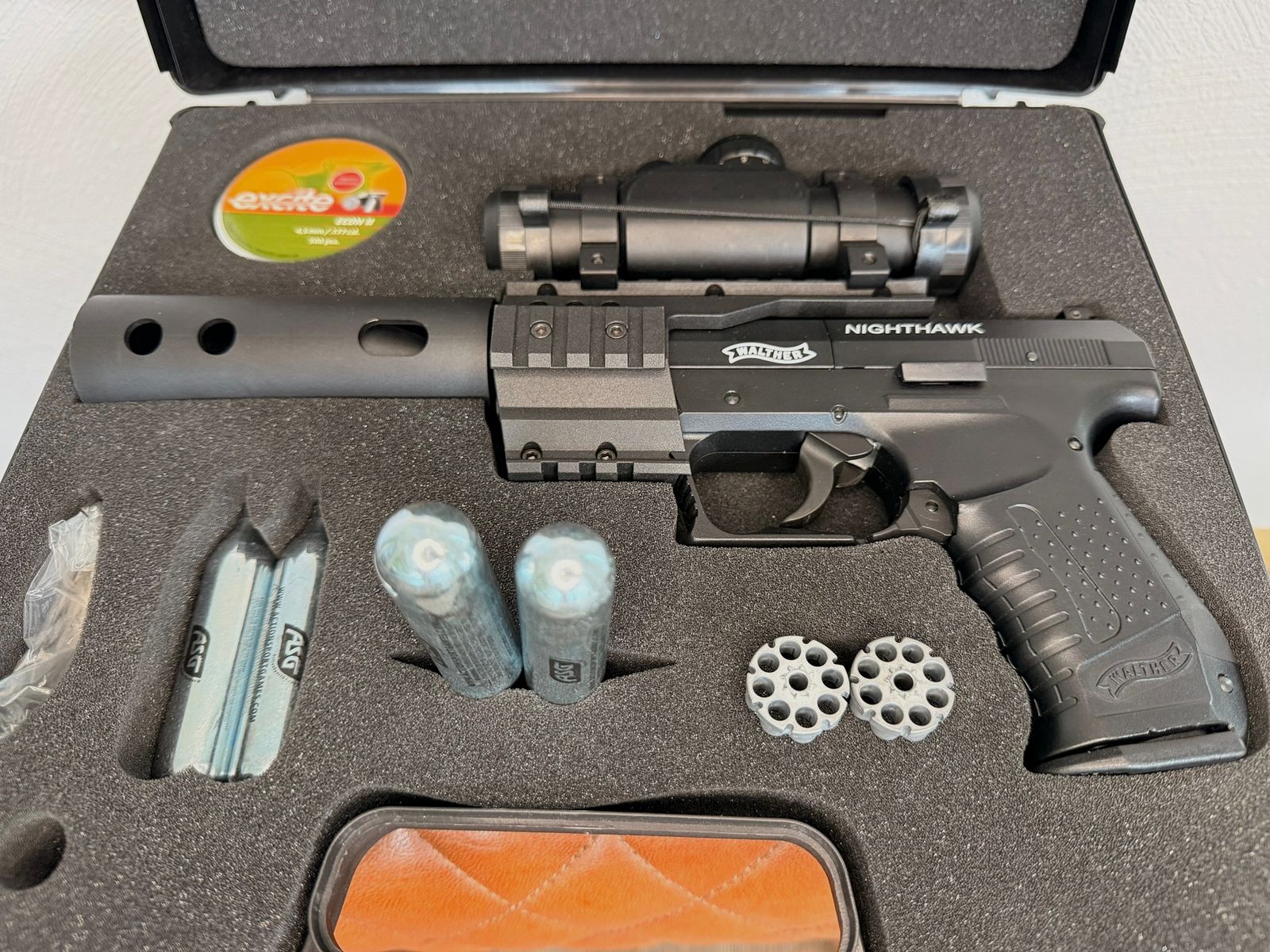 Pistolet CO2 Walther NightHawk