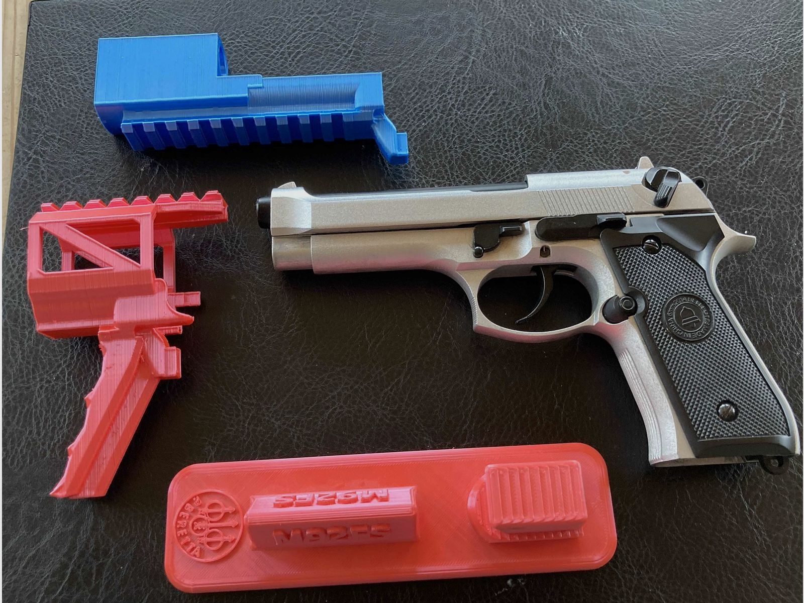 Podwójny dzwon M92 w pełnym metalu z systemem blowback|Gaz|6 mm