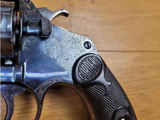 Zeer mooie en zeldzame revolver Cordero – Kal. 8 mm92 – Kopie van de Colt Police Positive 1907 – Zeldzame fabricage Garate y Anitua uit de vooroorlogse periode – Uitstekende mechanica, mooie bluing en bijna perfecte grepen – Loop van 128 mm en spiegelgladde kamers – TBE++