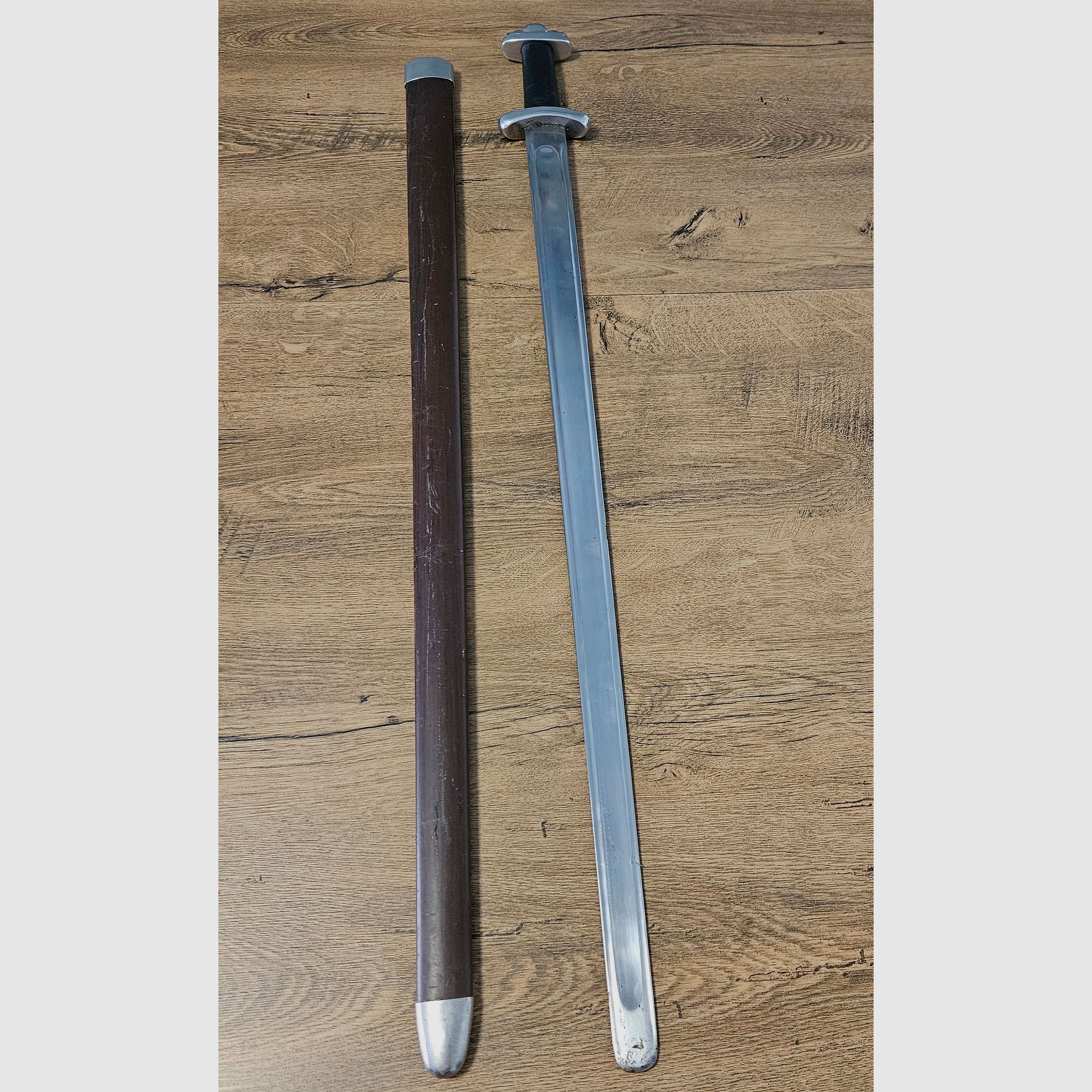 Épée médiévale (adaptée au combat de spectacle) incl. fourreau