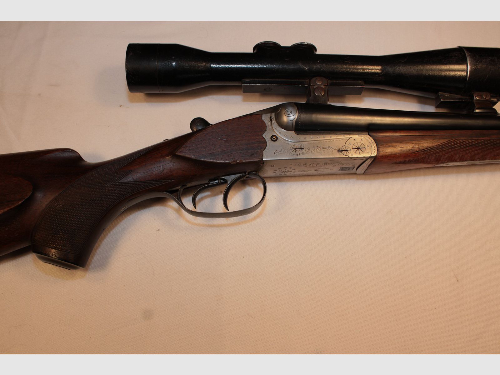 Linkerschaft jachtgeweer in 12/70 en 8x57IRS met geweerschotel.